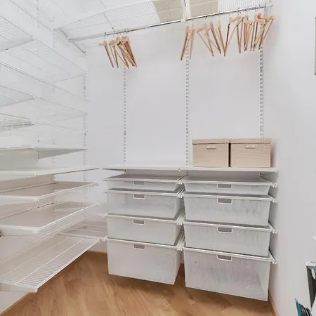 Two Level 2waters By Renters