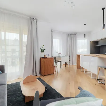 Two Level 2waters By Renters